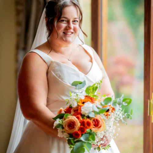 Bride and bouquet JUL23