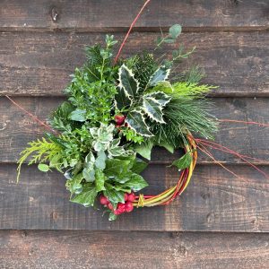 Half wreath Whitelands DEC22